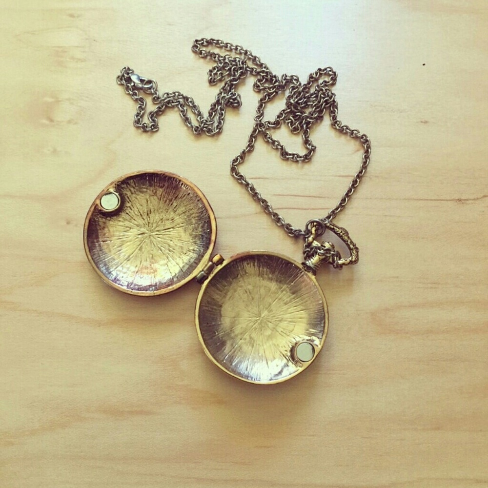 Locket necklace - Picture 4 of 4